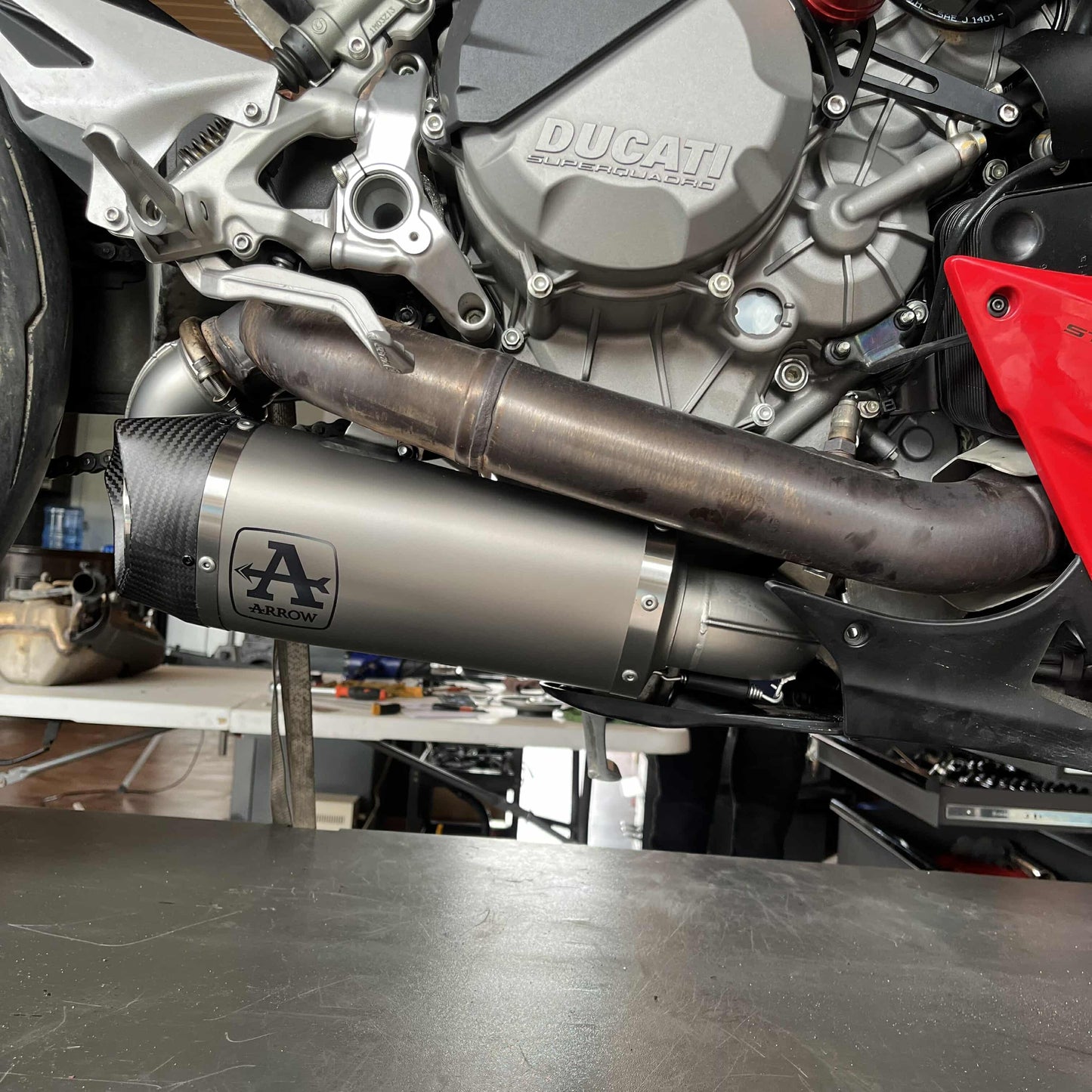 Arrow Works Ti Carbon Exhaust Ducati Panigale / Streetfighter V2