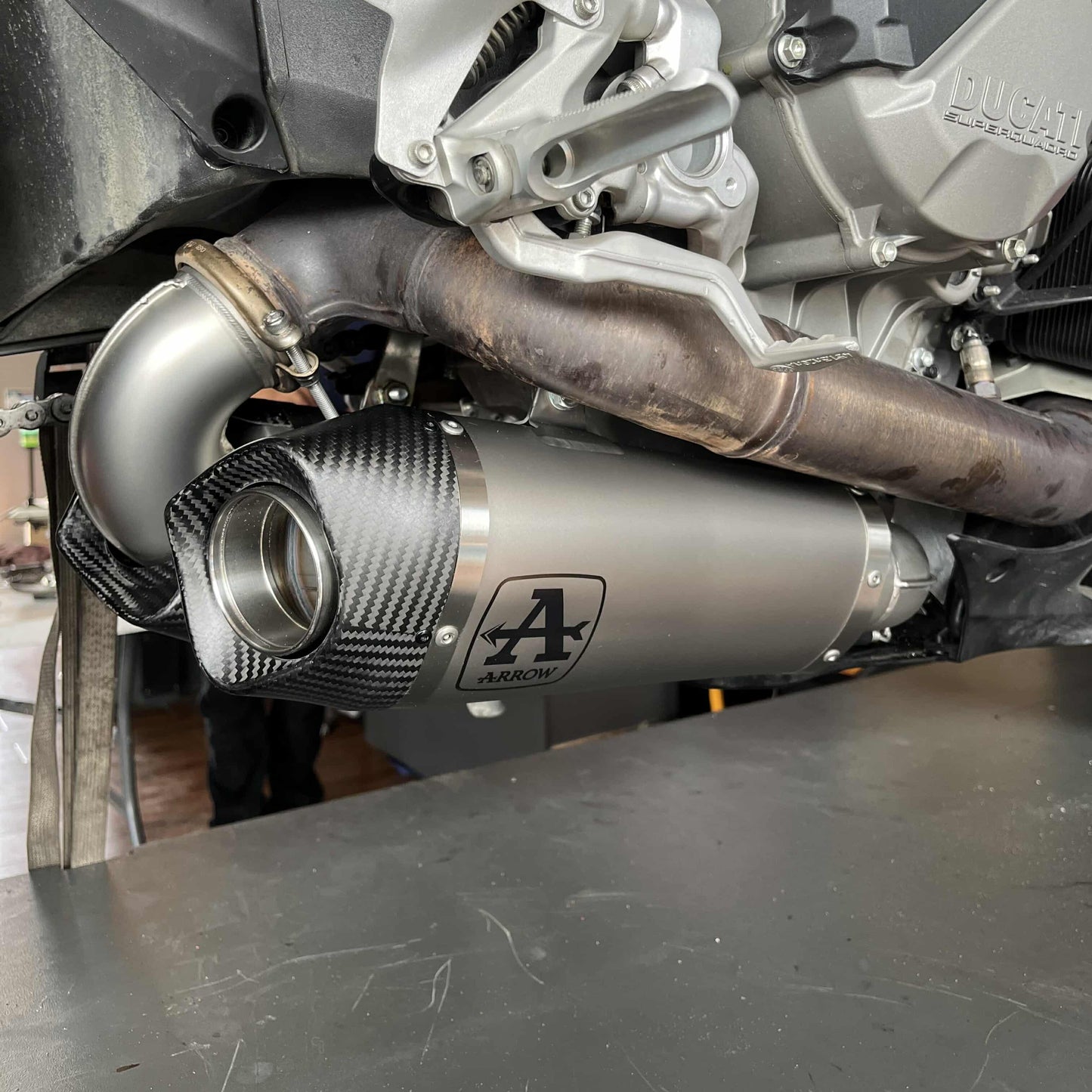 Arrow Works Ti Carbon Exhaust Ducati Panigale / Streetfighter V2