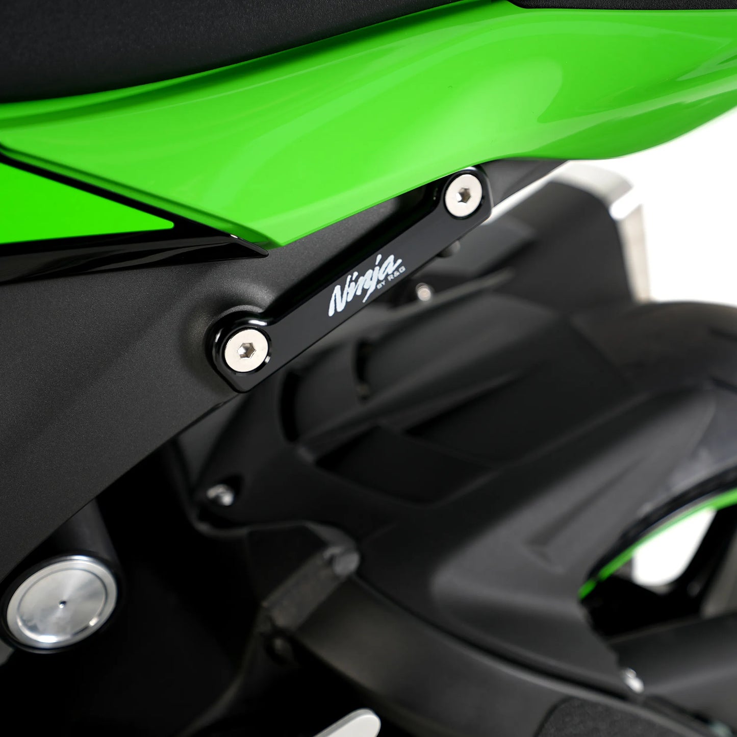 R&G Passenger Footrest Blanking - Kawasaki ZX6R (2019+)