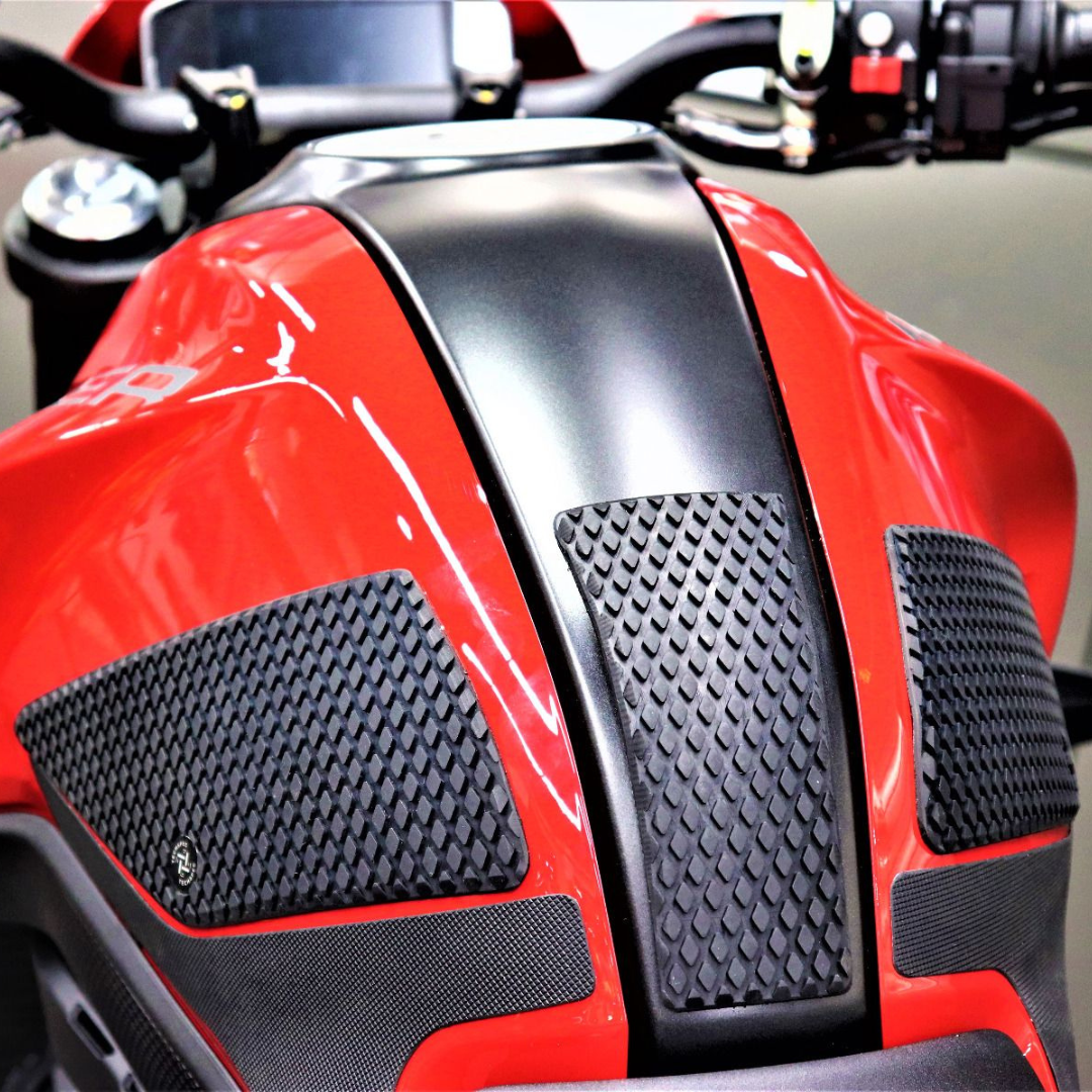 TechSpec Snake Skin Tank Grips Ducati Monster 937 21+