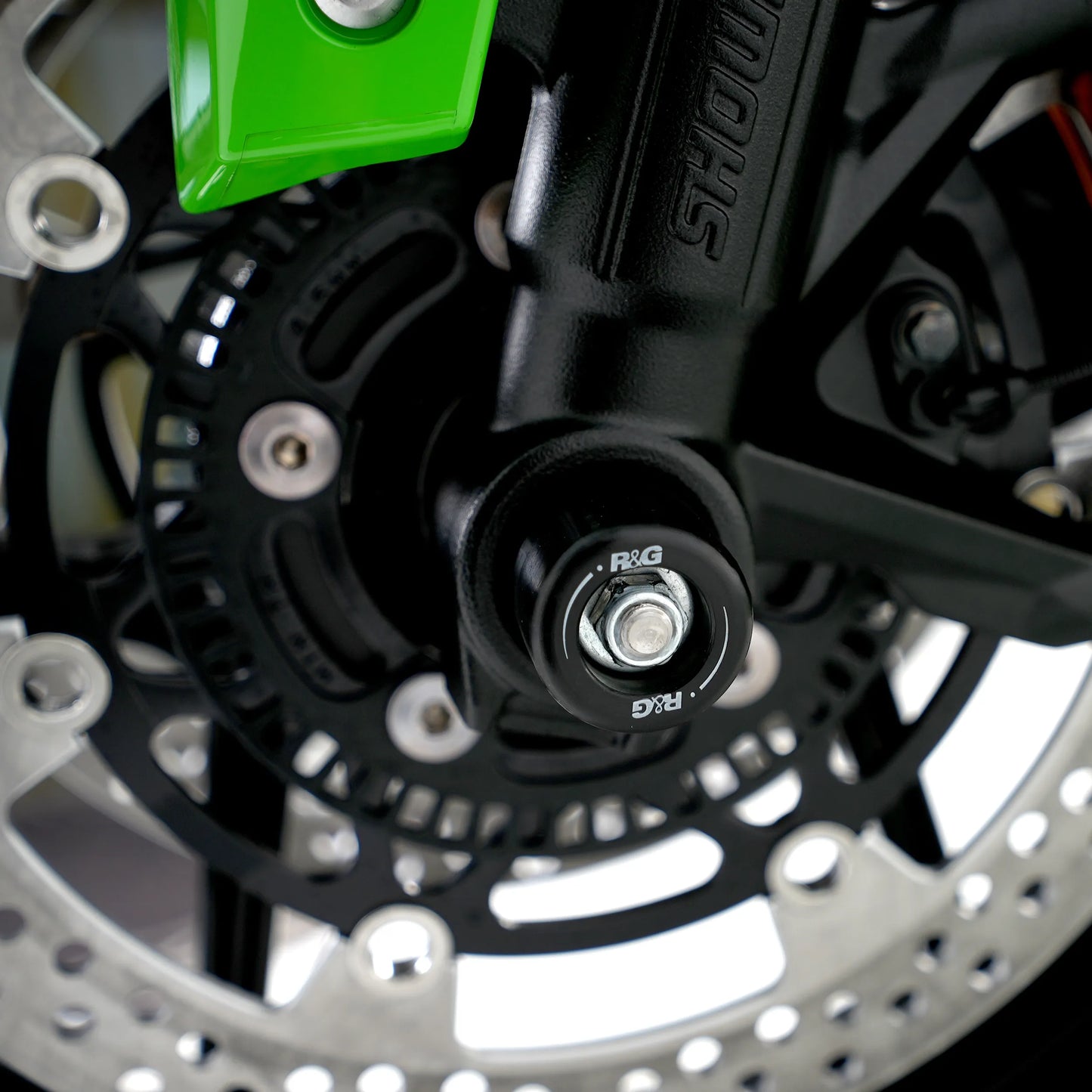 R&G Front Axle Sliders - Kawasaki ZX6R (2019+)